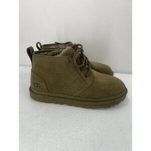UGG Women Size 7 Green Suede Sheepskin Lined Lace Up Neumel Boots